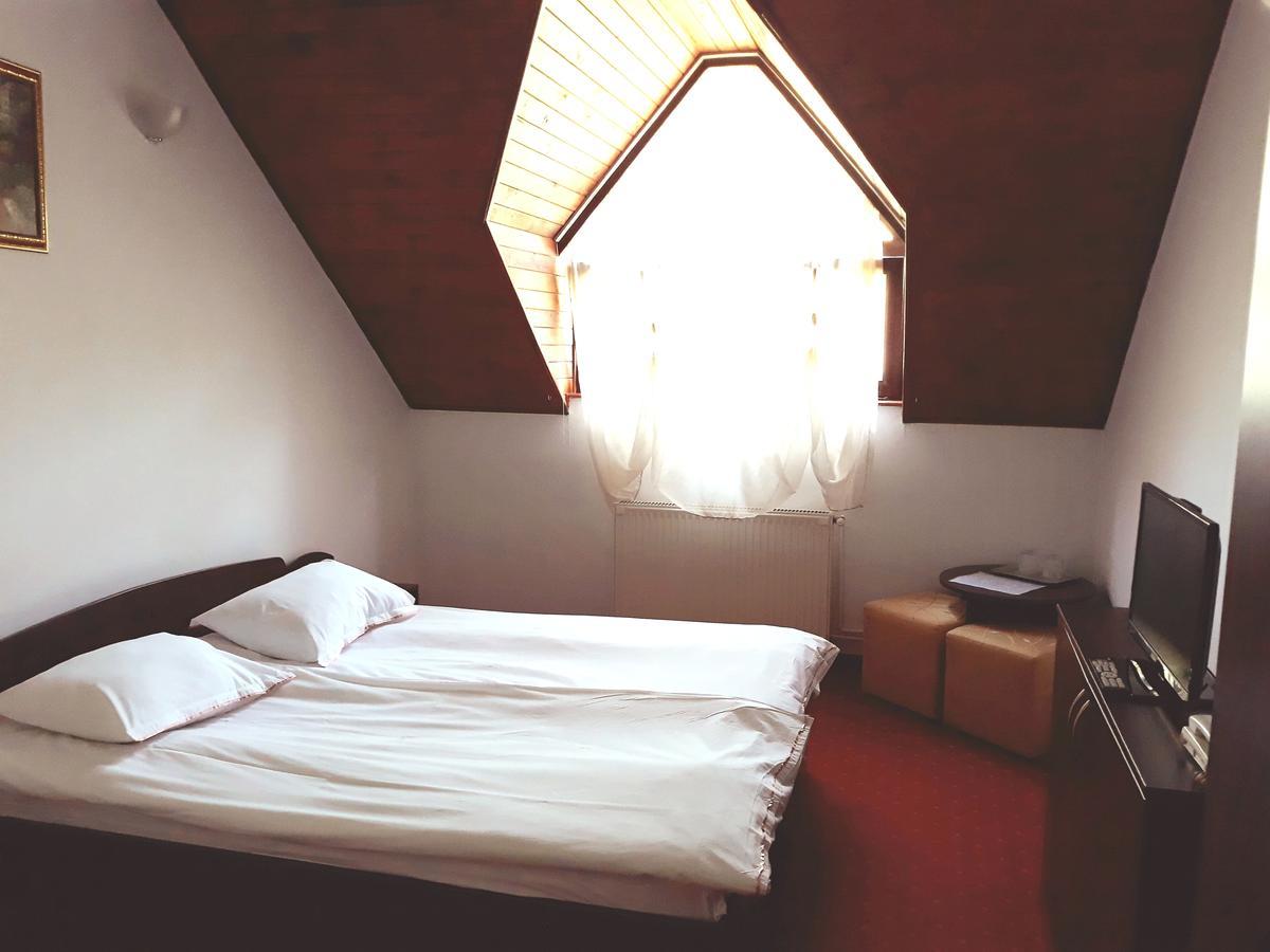 Motel Din Darste 사셀레 외부 사진